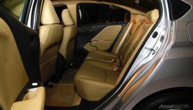 Melihat Lebih Detil All-new Honda City 2014 Melihat Lebih Detil All-new Honda City 2014