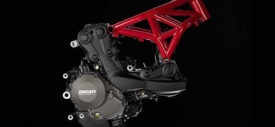 Ducati Monster 1200 2014 tampak belakang