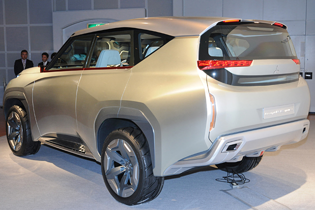International, Mitsubishi Concept GC-PHEV tampak belakang: Mitsubishi Concept GC-PHEV Sang Penerus Pajero