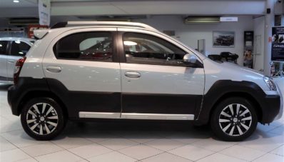 Toyota Etios Cross : Nih Toyota Etios Crossover Berkumis Lele [Gallery Foto]