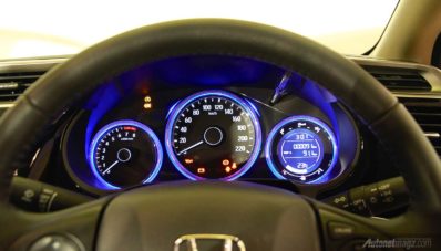 Melihat Lebih Detil All-new Honda City 2014 Melihat Lebih Detil All-new Honda City 2014