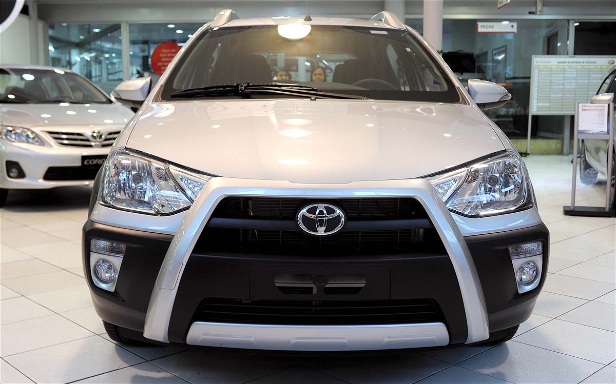 International, Toyota Etios Crossover: Toyota Etios Cross : Nih Toyota Etios Crossover Berkumis Lele [Gallery Foto]