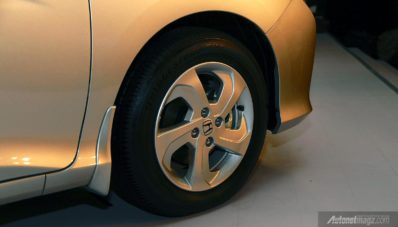 Melihat Lebih Detil All-new Honda City 2014 Melihat Lebih Detil All-new Honda City 2014