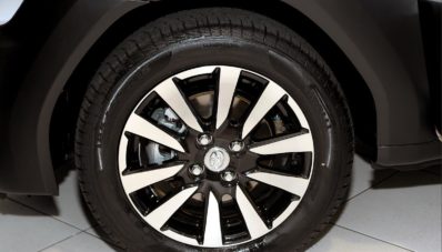 Toyota Etios Cross : Nih Toyota Etios Crossover Berkumis Lele [Gallery Foto]