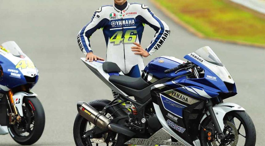 Ini Video Valentino Rossi Bersama Yamaha R25 a.k.a Yamaha Sport 250 cc Ini Video Valentino Rossi Bersama Yamaha R25 a.k.a Yamaha Sport 250 cc