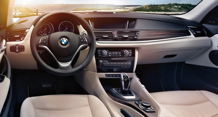 BMW, BMW X1 dashboard 2014: BMW X1 2014 Mendapatkan Facelift Ringan