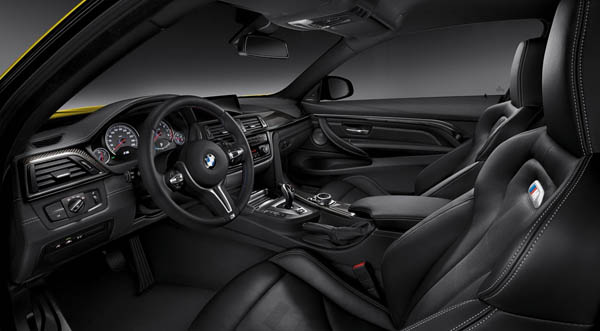 BMW, INterior BMW M4: Selain M3, Foto BMW M4 Juga Bocor di Internet