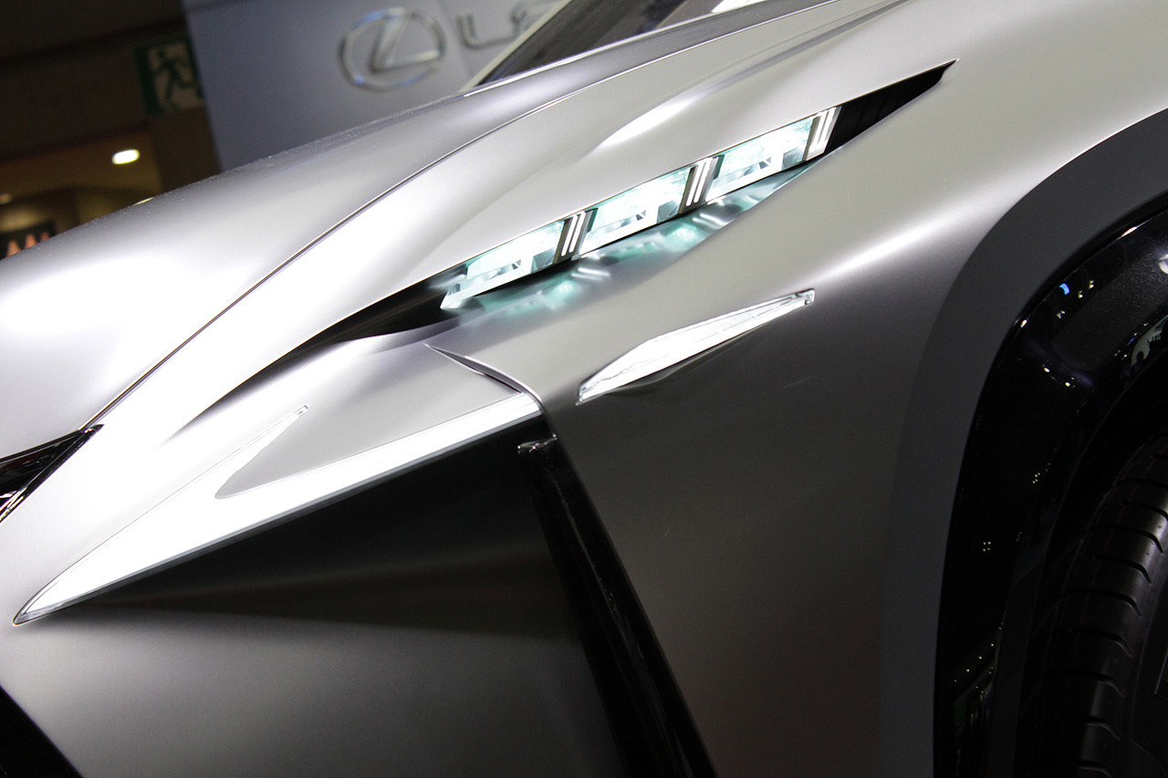 International, Lexus NX headlamp: Lexus NX Crossover Concept Akan Hadir di Detroit Motor Show 2014