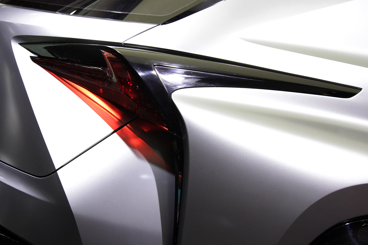 International, Lexus NX rear lamp: Lexus NX Crossover Concept Akan Hadir di Detroit Motor Show 2014