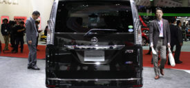 Nissan Serena door trim