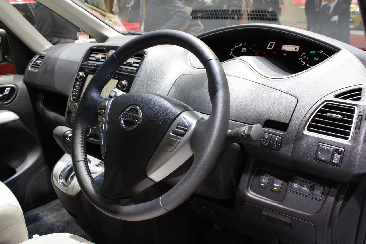  Nissan  Serena  interior  AutonetMagz Review Mobil  dan 