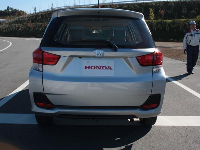 Honda, Review Honda Mobilio: Galeri Foto dan Gambar Honda Mobilio [with Video]