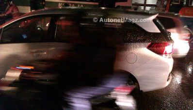 First Look : Honda Mobilio di Jalan Raya! First Look : Honda Mobilio di Jalan Raya!