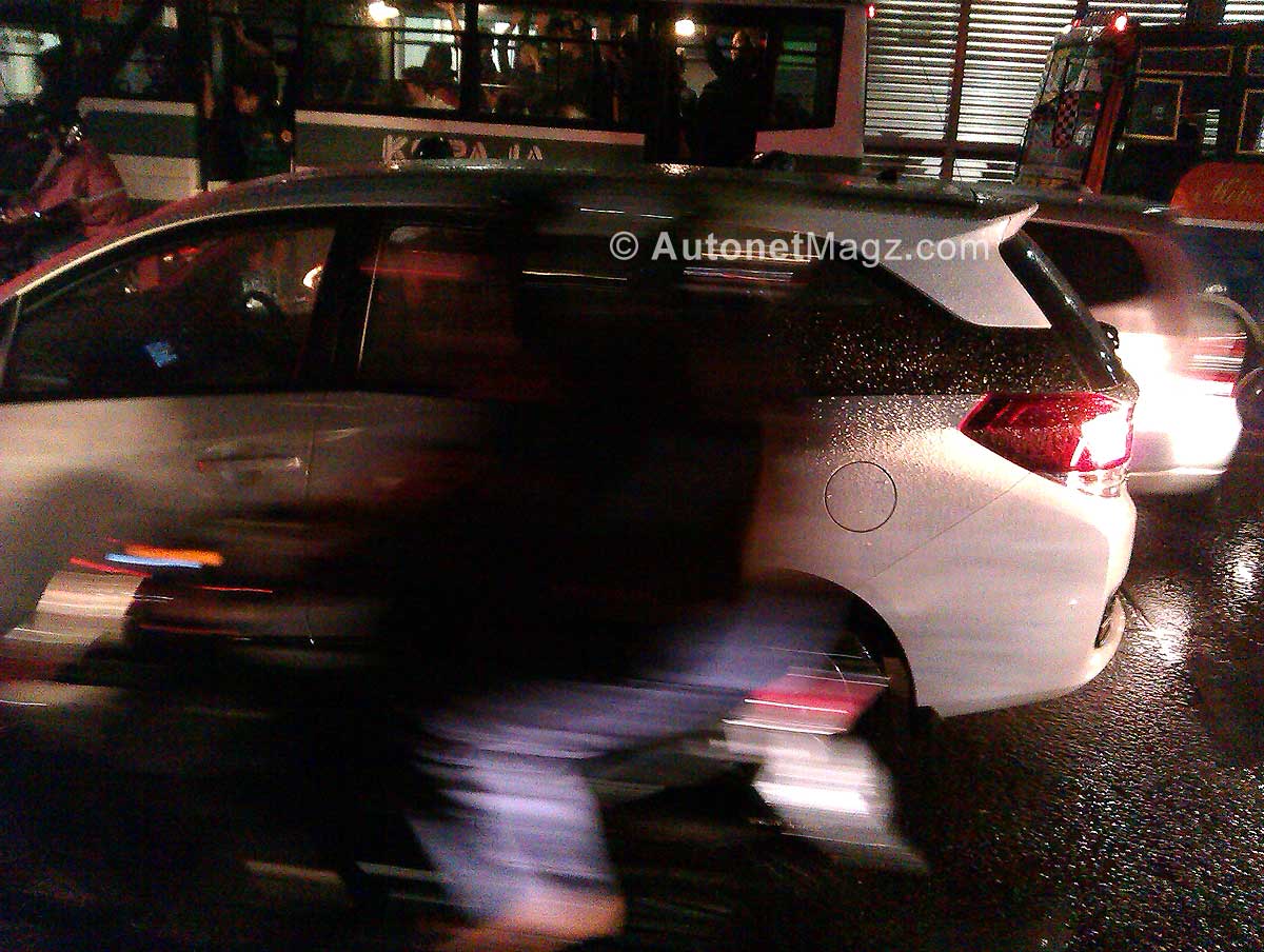 Honda, Foto Honda Mobilio di test: First Look : Honda Mobilio di Jalan Raya!