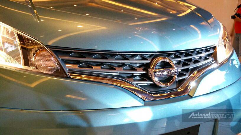 Nasional, Grille New Nissan Evalia facelift 2014: New Nissan Evalia Facelift 2014 Interiornya Makin Mewah
