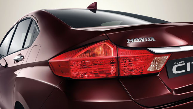 Honda, Honda City 2014 Rear Lamp: Honda City 2014 Akhirnya Secara Resmi Diluncurkan di India