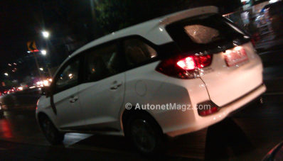 First Look : Honda Mobilio di Jalan Raya! First Look : Honda Mobilio di Jalan Raya!