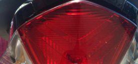 Lampu sein Honda Revo FI 2014 berdesain futuristik