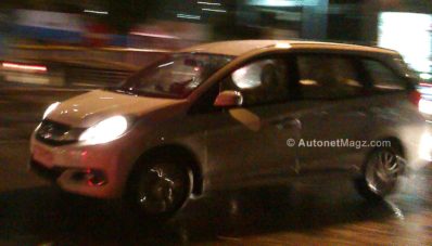 First Look : Honda Mobilio di Jalan Raya! First Look : Honda Mobilio di Jalan Raya!