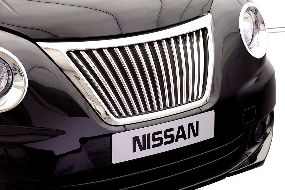 International, grille Nissan Evalia krom: Nissan Evalia Berwajah Aneh Muncul di Inggris