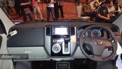 Gallery Foto Daihatsu Luxio Facelift 2014 and Impresi Pertama Gallery Foto Daihatsu Luxio Facelift 2014 and Impresi Pertama