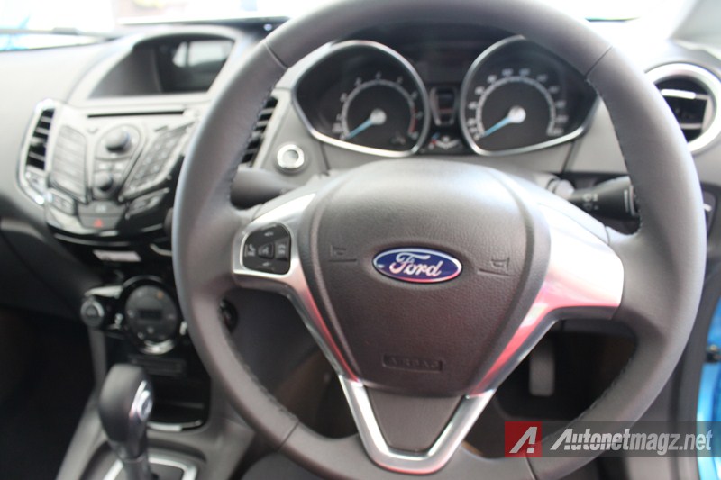 Ford, Ford Fiesta Ecoboost dashboard: Review Ford Fiesta Ecoboost Test Drive By AutonetMagz