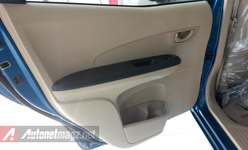 Honda, Honda Mobilio Rear Door Trim: First Impression Review Honda Mobilio E Manual + Gallery Photo