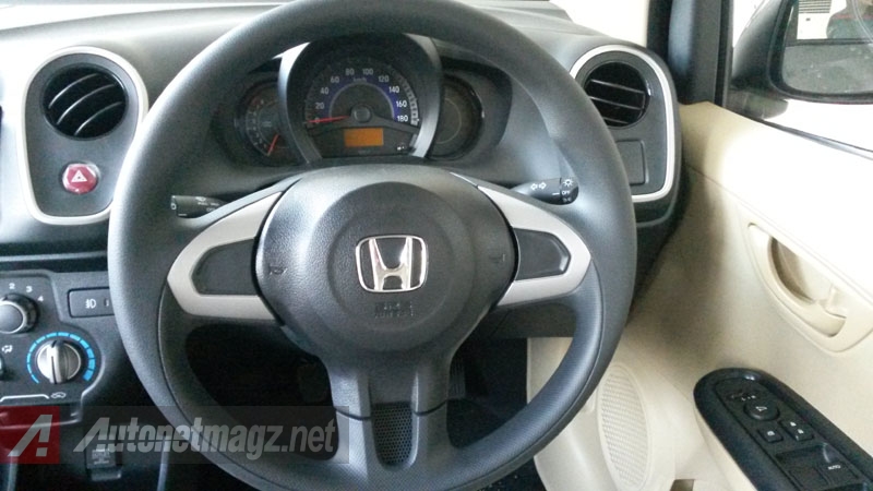 Honda, Honda Mobilio Wheel Steering: First Impression Review Honda Mobilio E Manual + Gallery Photo