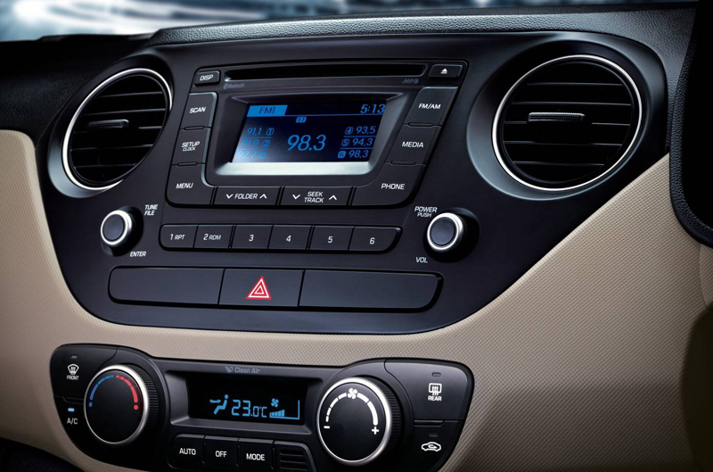 Hyundai, Hyunda Xcent audio and ac panel: Hyundai i10 Sedan Dinamakan Hyundai XCent