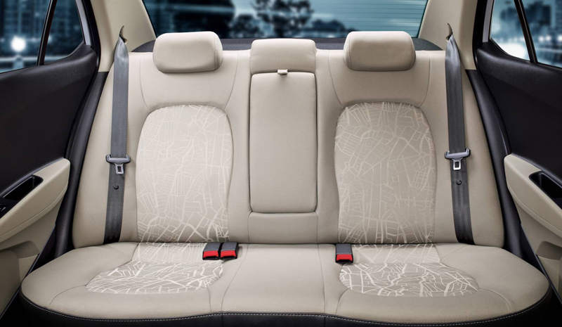 Hyundai, Hyunda Xcent rear seat: Hyundai i10 Sedan Dinamakan Hyundai XCent