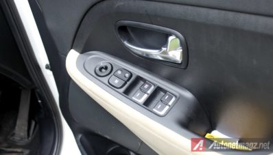 Review KIA Carens 2013 Test Drive by AutonetMagz [with Video]