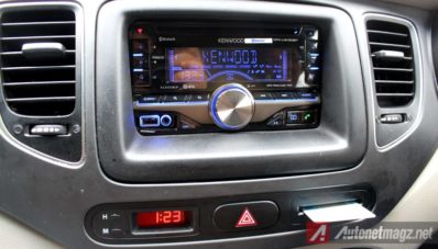 Review KIA Carens 2013 Test Drive by AutonetMagz [with Video]