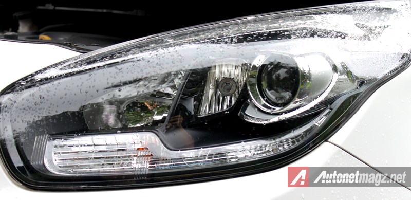 Kia, Kia Carens headlamp: Review KIA Carens 2013 Test Drive by AutonetMagz [with Video]