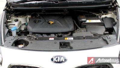 Review KIA Carens 2013 Test Drive by AutonetMagz [with Video]