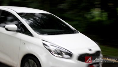 Review KIA Carens 2013 Test Drive by AutonetMagz [with Video]