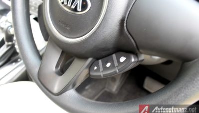 Review KIA Carens 2013 Test Drive by AutonetMagz [with Video]