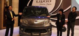 2014-Daihatsu-Luxio-Facelift-Console-Box