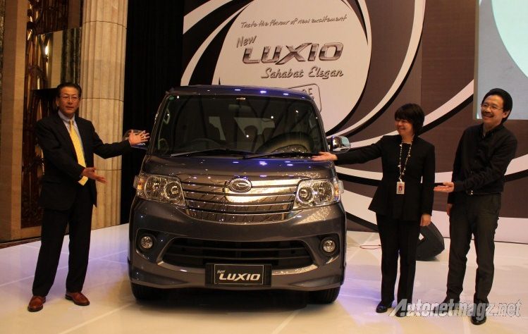 Gallery Foto Daihatsu Luxio Facelift 2014 and Impresi Pertama Gallery Foto Daihatsu Luxio Facelift 2014 and Impresi Pertama