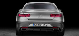 Mercedes-Benz S Coupe monitor