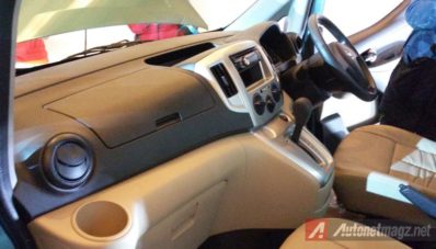 First Impression Review Nissan Evalia Facelift 2014