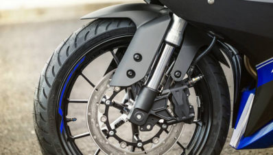 Yamaha YZF R125 Baru Lebih Garang Bro! Yamaha YZF R125 Baru Lebih Garang Bro!