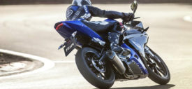 Yamaha YZF R125 pictures