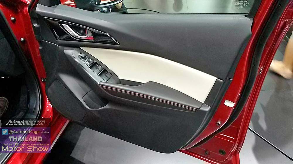 Bangkok Motorshow, Door trim New Mazda 3: First Impression Review New Mazda 3 2015 dari Bangkok Motor Show