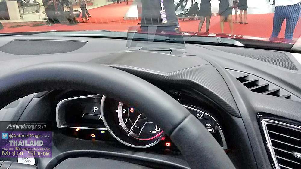 Head-up display transparent New Mazda 3 | AutonetMagz ...