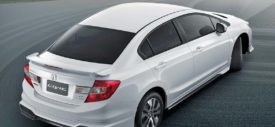 2014_Honda_Civic_facelift_tampak_belakang