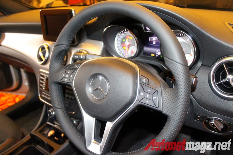 Mercedes-Benz, Mercedes CLA Steering Wheel: First Impression Review Mercedes-Benz CLA 200 Indonesia