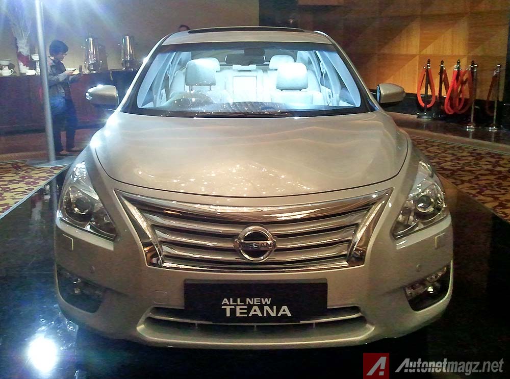 Mobil Baru, Nissan Teana tahun 2014 tampak depan: All-New Nissan Teana Menggoda Eksekutif yang Ingin Tampil Beda