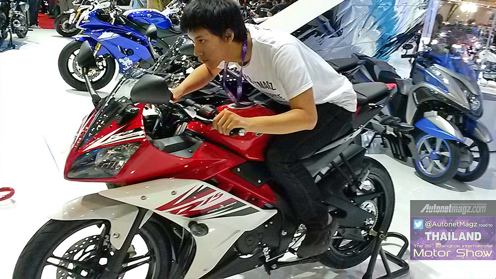 Bangkok Motorshow, Posisi duduk balap Yamaha R15: First Impression Review Yamaha R15 dari Bangkok Motor Show
