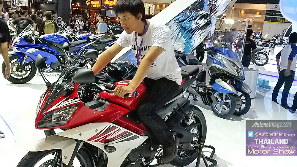 Bangkok Motorshow, Riding position Yamaha R15: First Impression Review Yamaha R15 dari Bangkok Motor Show