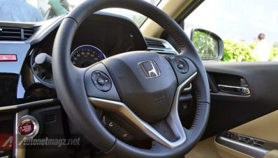 First Impression dan Test Drive Honda City 2014 Diesel by AutonetMagz